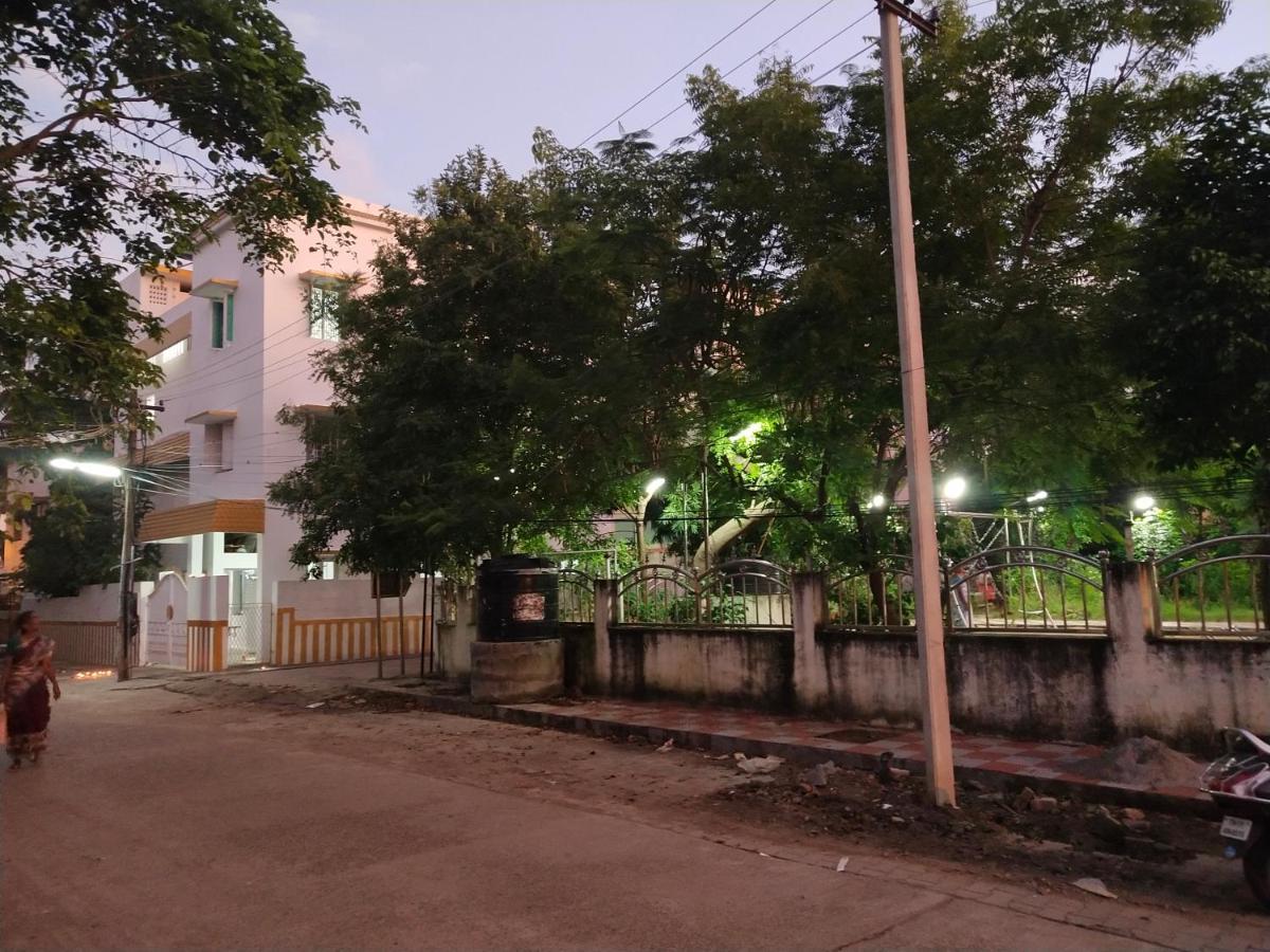 Mayurapriya Inn Chennai Exterior foto