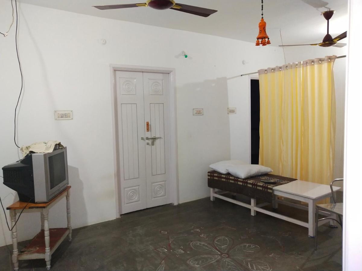 Mayurapriya Inn Chennai Exterior foto